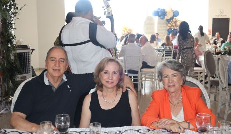  Gerardo Palau, Leticia Armería y María Cristina Palau.