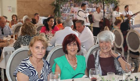  Aurora de Escobedo, Maribel Villaseñor y Graciela Palau.