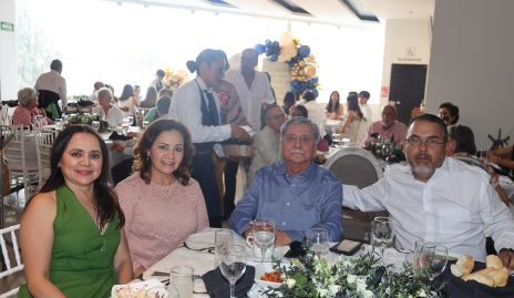  Miguel González, Saúl Torres, Miriam Pérez y María Elvia.