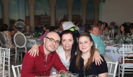  Andrés Conde, María Lucía Conde y Estefanía Ruiz.
