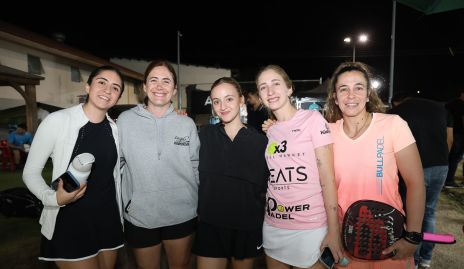  Paola, Michel Ruyan, Renata Martínez, Nerea Derbis y Johana Snaider.