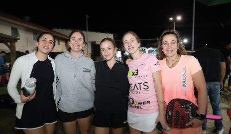  Paola, Michel Ruyan, Renata Martínez, Nerea Derbis y Johana Snaider.