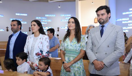  Fernando Labastida, Andrea Espinosa, Elisa Ramírez y Rodrigo Labastida, padrinos de Paula.