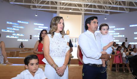  Eunice Camacho y Manuel Labastida con sus hijos José Manuel y Jerónimo.