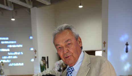  Pau con su abuelo Manuel Labastida.