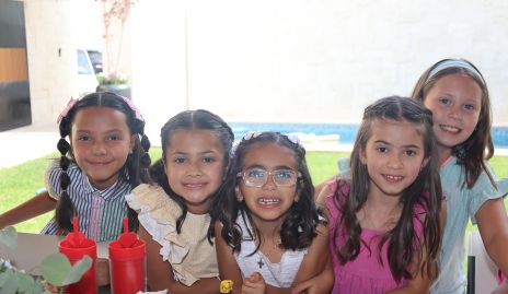  Lorenza Lafuente, Regina Jaime, Nori Espinoza, Sarah y  María.
