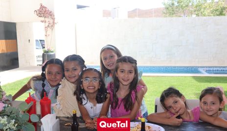  Lorenza Lafuente, Regina Jaime, Nori Espinoza, Sarah,  María, Sofí y Renata.