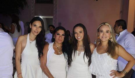  Mili Andrade, Mónica Ramírez, Estefany González y Mónica González.