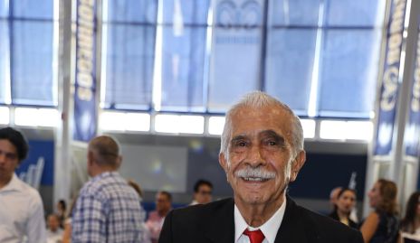  Faride Pérez Medlich, Licenciada en Finanzas con su abuelo José Medlich.