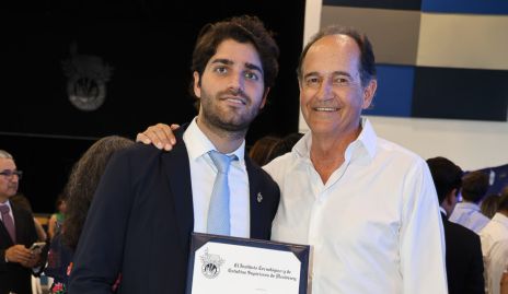  Santiago Gómez Urrutia con su papá Ricardo Gómez.