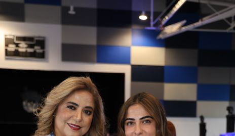  Anyul Zapata, Licenciada en Negocios Internacionales con su mamá Anyul Martínez Castro.