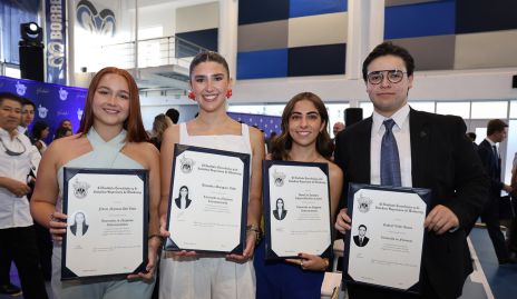  Nuria Naranjo, Ale Almaguer y Anyul Zapata, Licenciadas en Negocios Internacionales y Gabriel Valle Anaya, Licenciado en Finanzas.