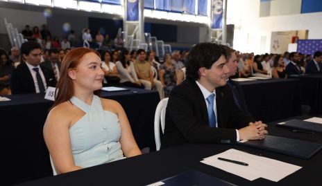  Nuria Naranjo y Juan Pablo Mercado, Licenciados en Negocios Internacionales.