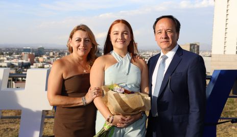  Nuria Naranjo del Valle, con sus papás Mildret del Valle y Christian Naranjo.