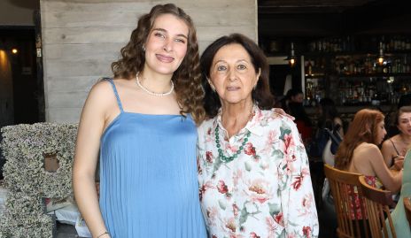  Vero Pérez con su abuela Yolanda Estrada.