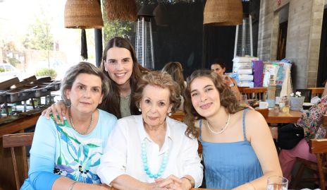  Gabriela Portillo, Ana González, Toñita Martínez y Vero Pérez.
