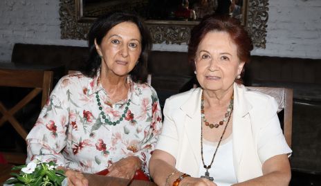  Yolanda Estrada y Eva Pardo.