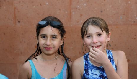  Inés y Nicole.