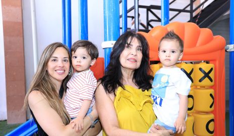  Melisa Compean, Roberto Berrones, Elizabeth Rodríguez y Mariano Berrones.