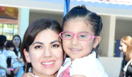  Nina Flores y Arlette Noyola.
