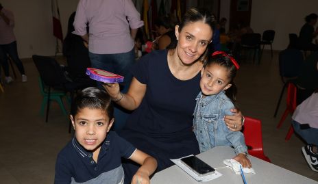  Mónica Leboreiro, Thiago y Macarena.