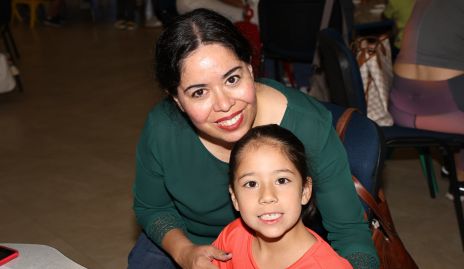  Mónica Medina y Camila.