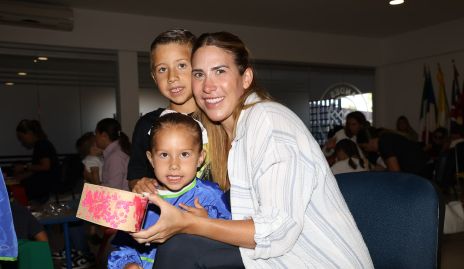  Ashley, Adrián y Antonella.
