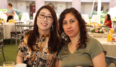  Mariko y Leslie .