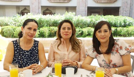  Alma Méndez, María Márquez y Medí Romero.