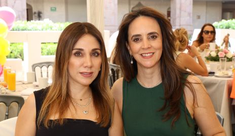 Montse Orozco y Gloria Mojarro.