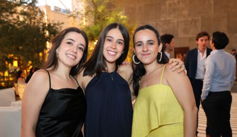  Eugenia Torres, Natalia Navarro y Cecilia García.