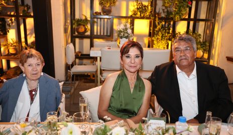  Lourdes, Pilar Rodríguez y Alan Sánchez.