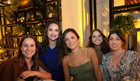  Ana Lucía Esparza, Isa Acebo, Ana Paula González, Regina Meade y Andrea Vilet.