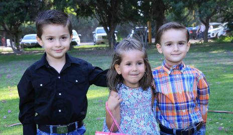  Damián, Amelia y Elías.