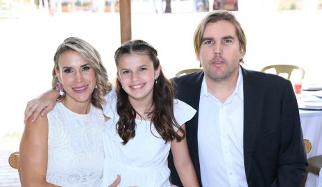  Carolina Rangel, Natalia y Andrés Hermosillo.