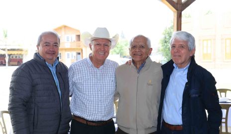  Federico Garza, Bernardo Reynoso, Fausto González y Amado Vega.