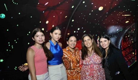  Vale, Regina, Lucía, Bere y Liz.