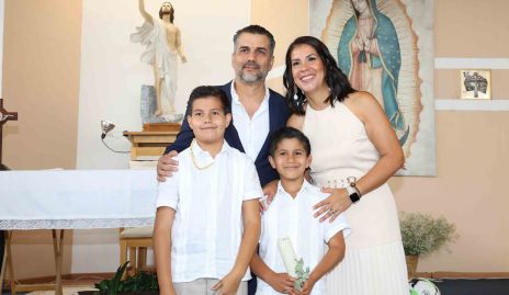  Alejandro González, Maribel Rangel, Diego González y Marcelo González.