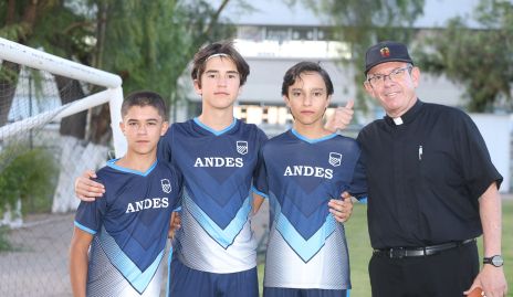  Víctor Huerta, Rodrigo Díaz, Patricio Leos y Gabriel Del Valle.
