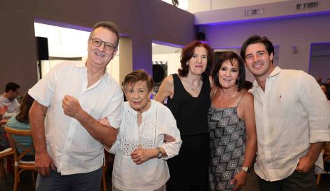  Fernando Matienzo, Pera Maza, Claudia y Laura Valle y Miguel Meade.