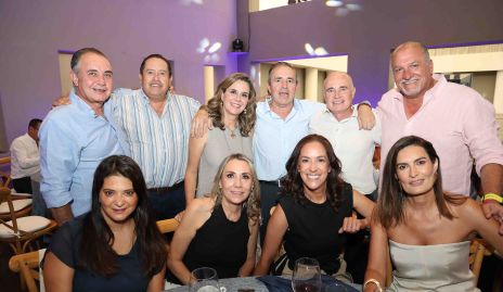  Javier Alcalde, Adolfo Arriaga, Rocío Gallegos, Gerardo Valle, Tomás Alcalde, Juan Gárate, Chelito Padrón, Roxana Serna, Delia Iduarte y Lorena Hernández.