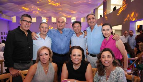  Mauricio Alcalde, Gerardo Valle, Quique Portillo, David Martínez, Oscar Hernández, Maricarmen Arenas, Karina Ramos, Coco Leos y Martha Lasso de la Vega.