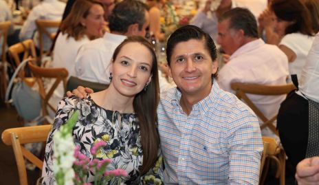  Gabriela Anaya y Arnoldo Pérez.