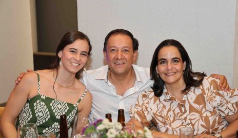  Natalia Martínez, Francisco Martínez y Pili Gallegos.