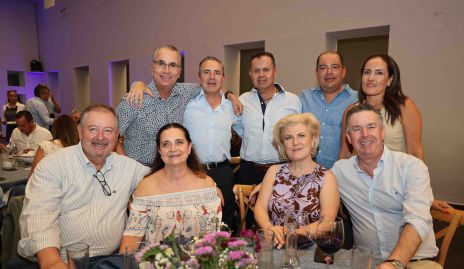  Ricardo Balbontín, Gerardo Valle, Héctor Gutiérrez, Oscar González, Rocío López, Patricio Mendizábal, Cristina Alcalde, María José y Jorge Mendizábal .