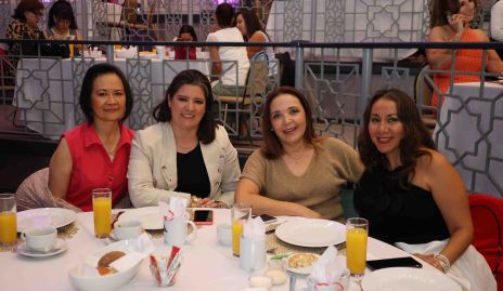  Rosy Chin, Daniela Rodriguez, Brenda Saldaña,y Laura Pedroza.