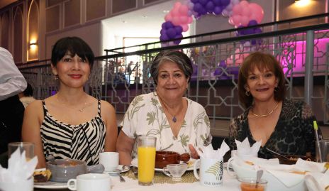  Nati Turrubiartes, Graciela Cerino y Jimena Turrubiartes.