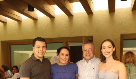  Lisandro Bravo, Laura Rodríguez, Lisandro Bravo y Laura Bravo.