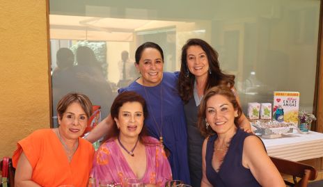  Laura Álvarez, Rosy Vázquez, Laura Rodríguez, Martha López y Ángeles Barba.