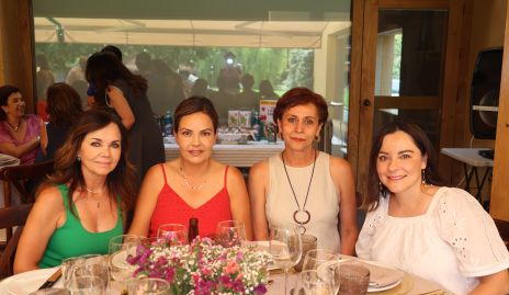  Elsa Tamez, Kikis Fernández, Consuelo Rodríguez y Marcela Romero .
